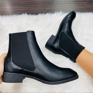 Black studded Chelsea boot